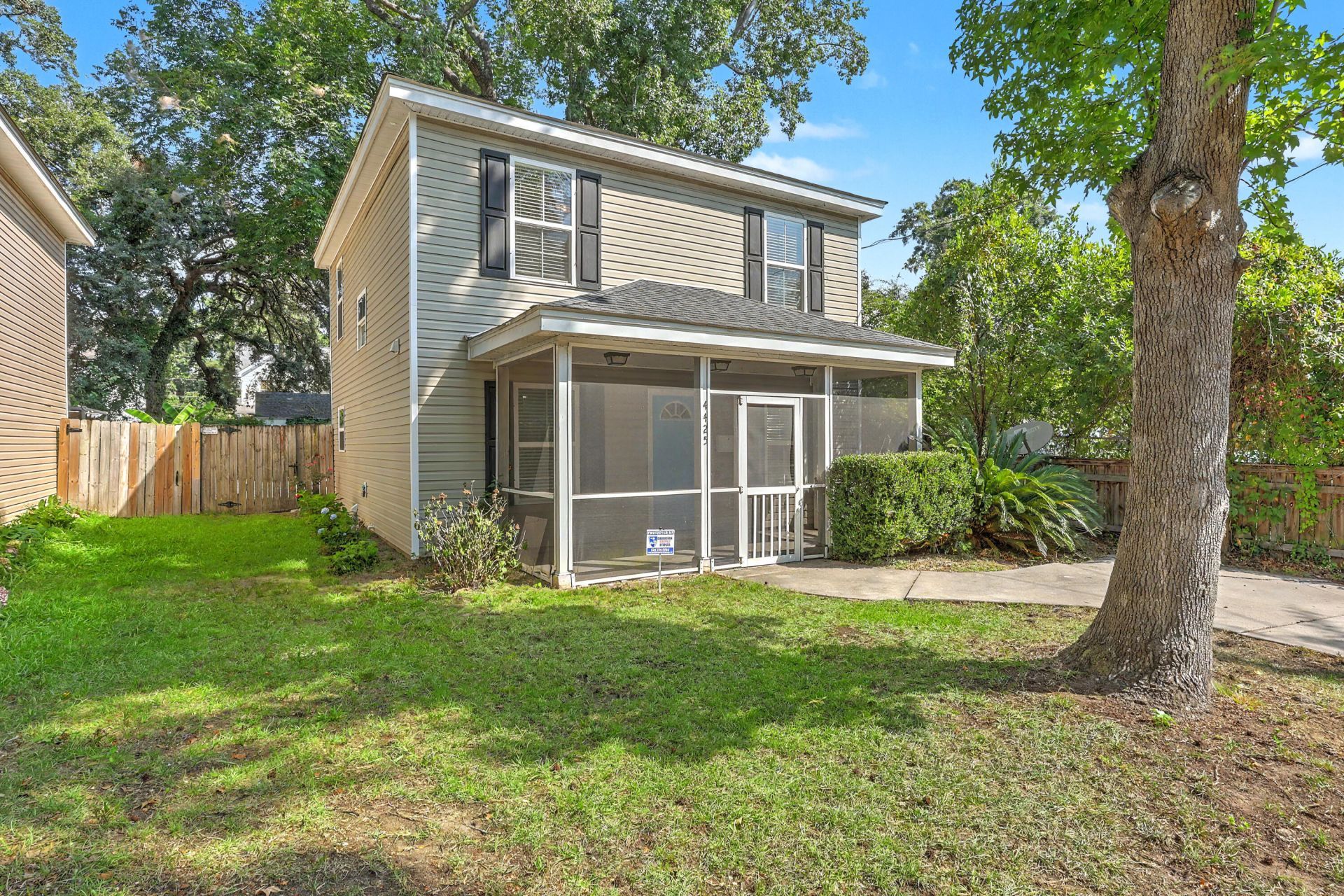 4425 Lambert Street Photo 21