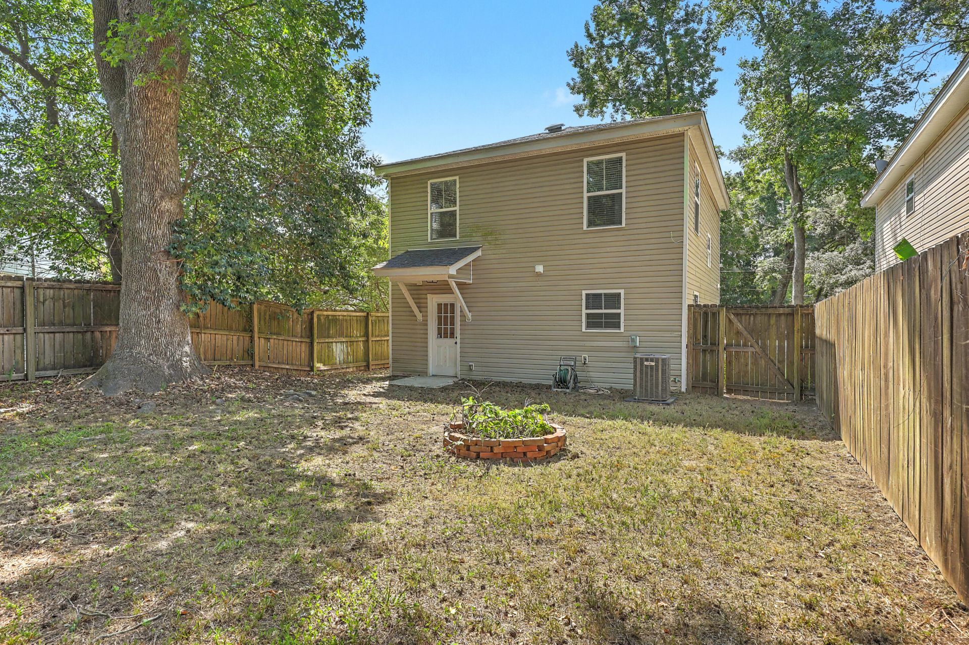 4425 Lambert Street Photo 4