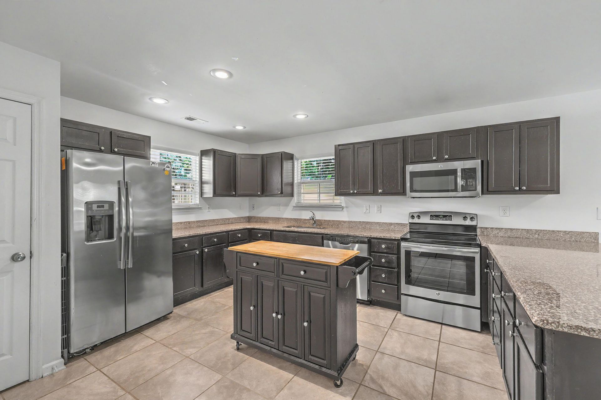 4425 Lambert Street Photo 6