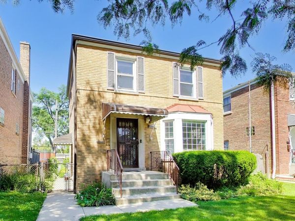 6028 N Whipple Street N, Chicago, IL 60659