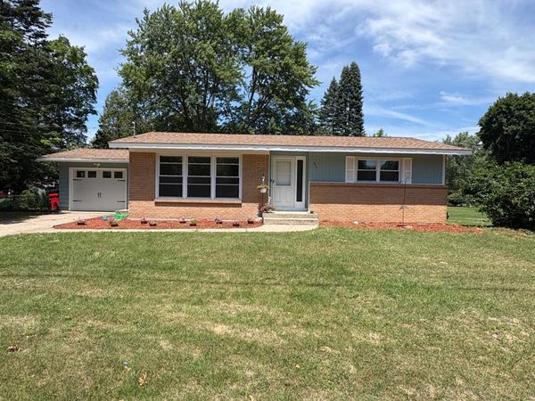 377 W Jefferson Street, Newaygo, MI 49337