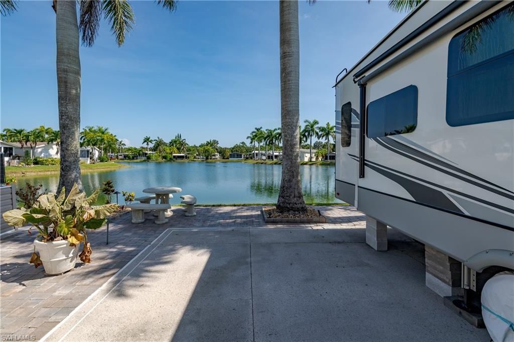 1146 Silver Lakes Blvd, Naples, FL 34114 Photo