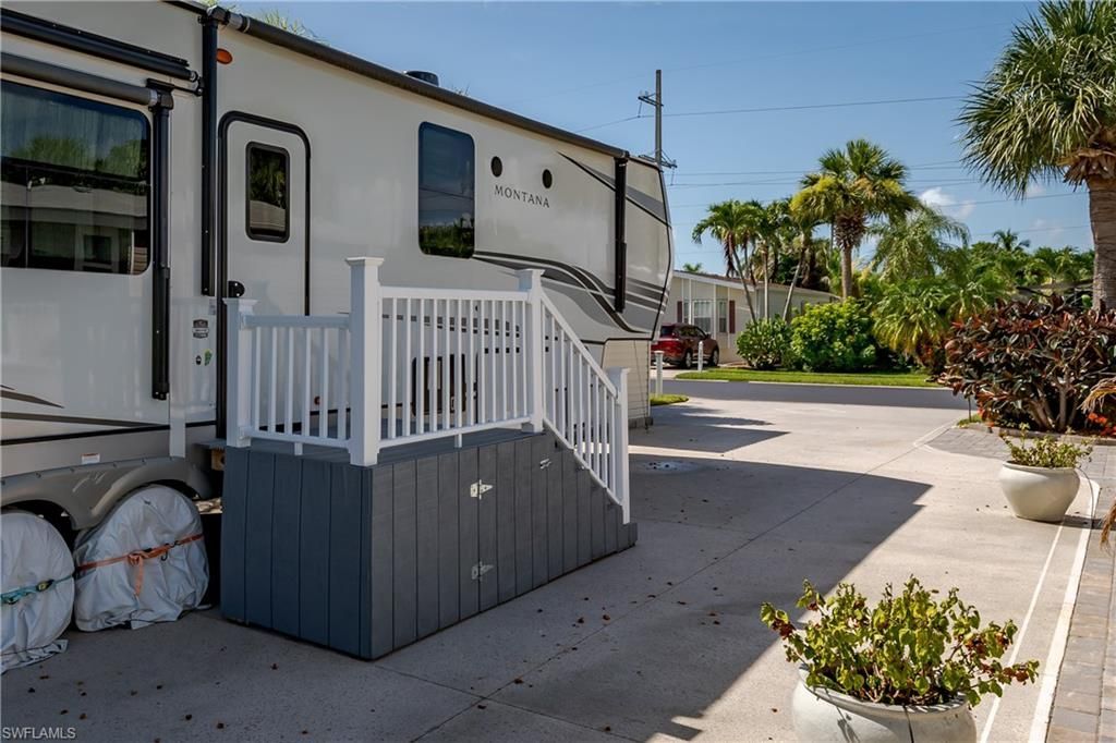 1146 Silver Lakes Blvd, Naples, FL 34114 Photo
