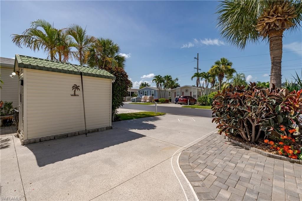 1146 Silver Lakes Blvd, Naples, FL 34114 Photo