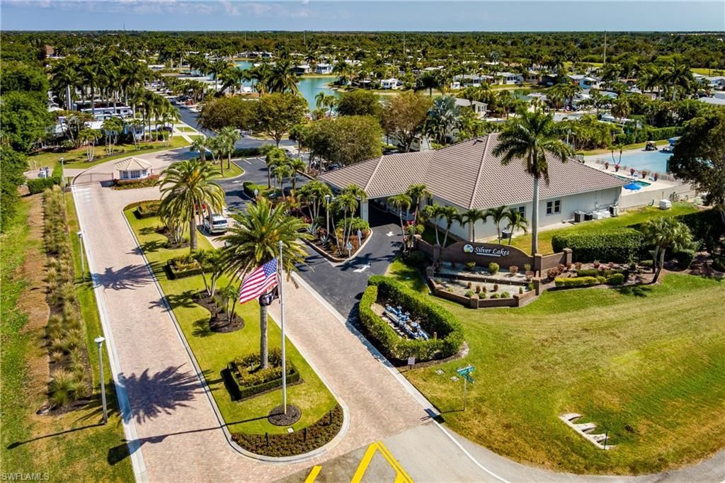 1146 Silver Lakes Blvd, Naples, FL 34114 Photo