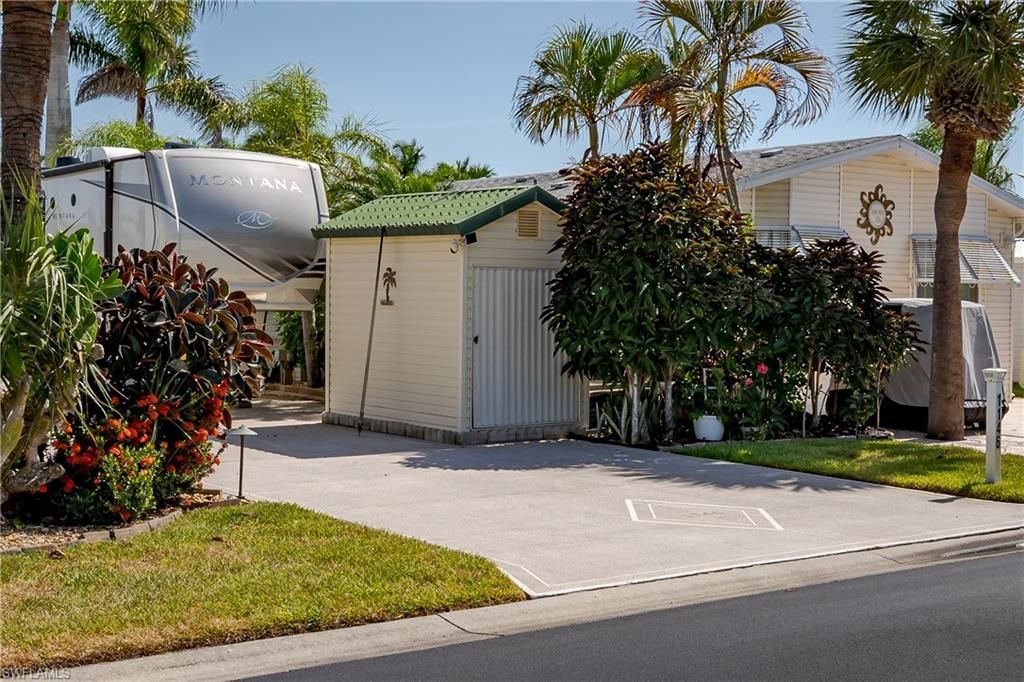 1146 Silver Lakes Blvd, Naples, FL 34114 Photo