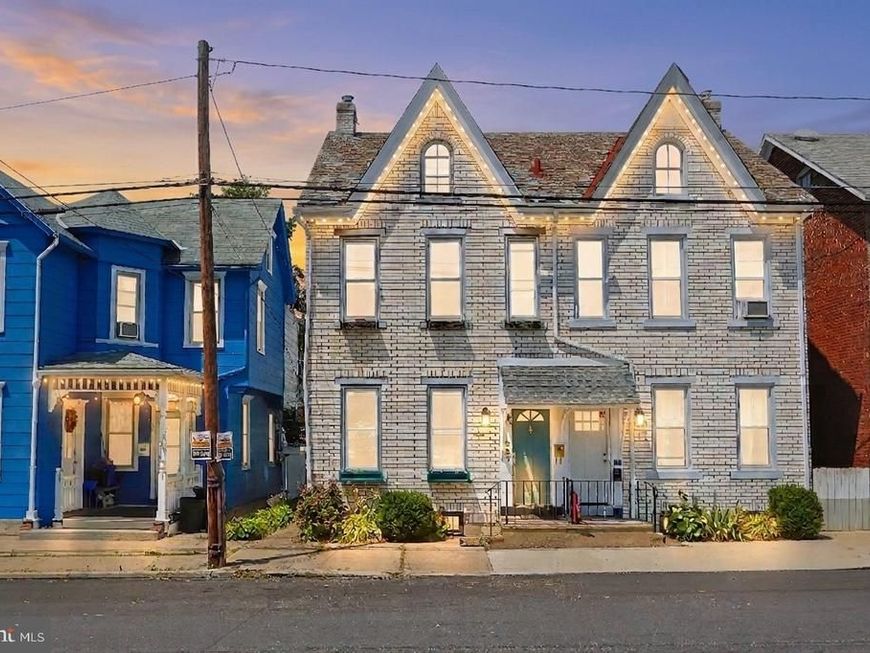 227 E Garrison Street, Bethlehem, PA 18018 Main Photo