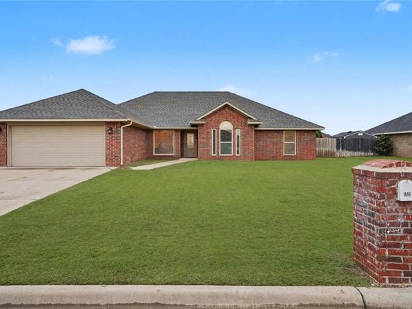 1816 Puma Drive, Altus, OK 73521