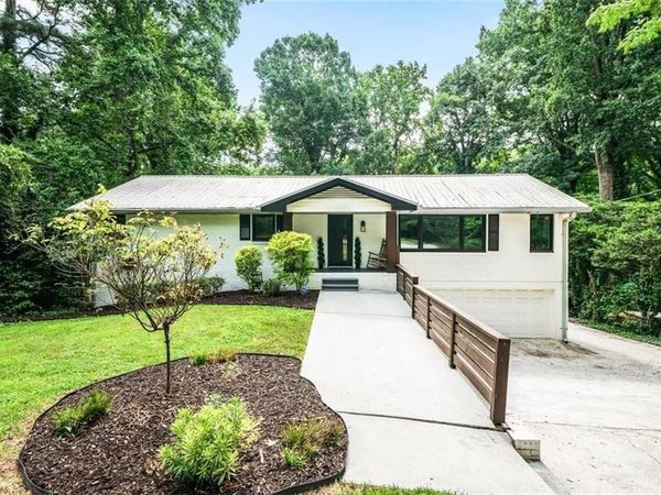 2071 Luxuria Court, Tucker, GA 30084