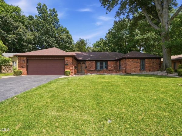 1649 Fallbrook Road, Toledo, OH 43614