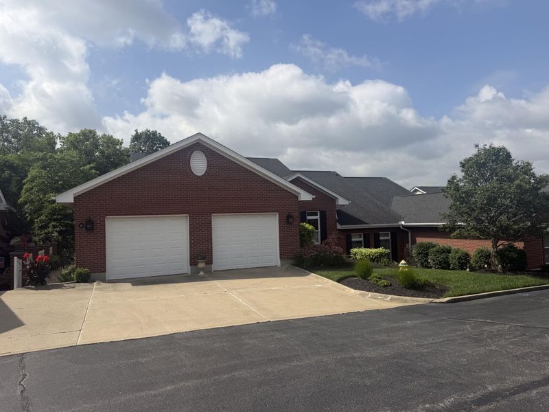 16 Thomas Pointe Drive, Fort Thomas, KY 41075 Photo 2