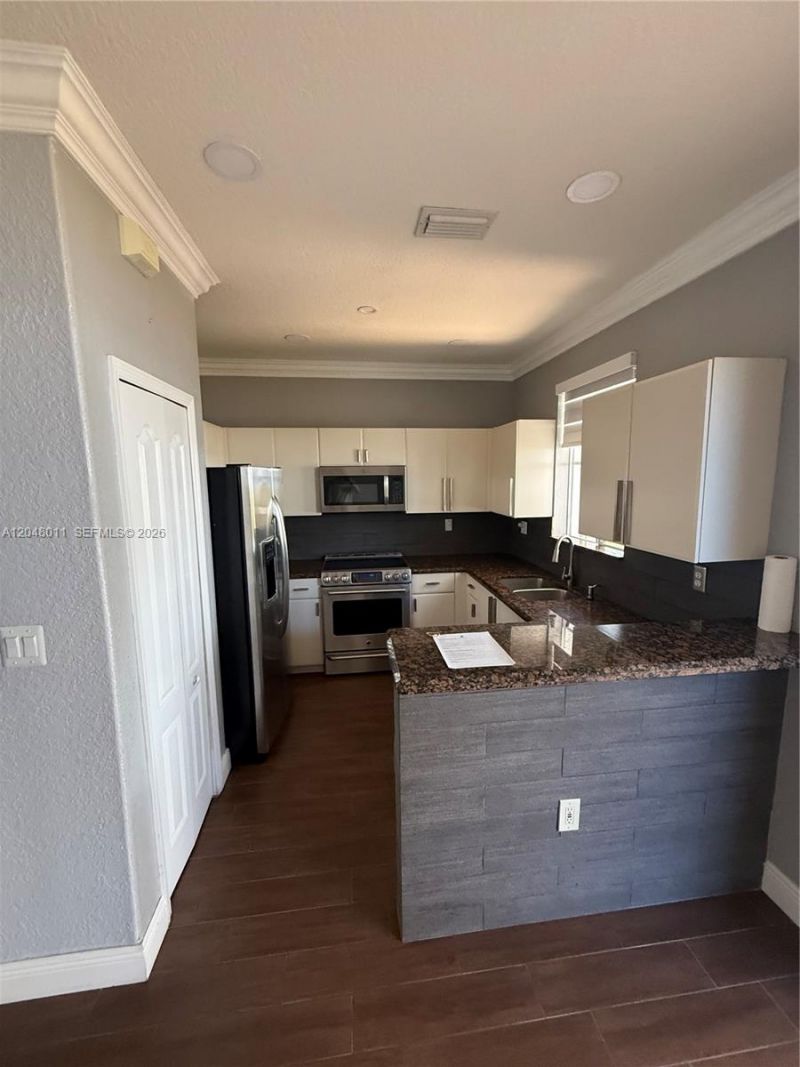 7353 NW 174th Ter , Unit 107, Hialeah, FL 33015 Photo