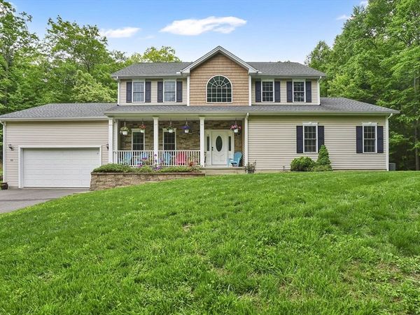 32 Bissonnette Cir, Southampton, MA 01073