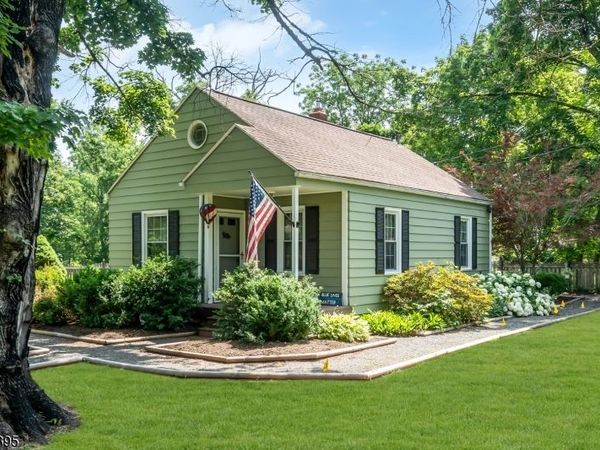 160 Hillcrest Rd, Readington, NJ 08822