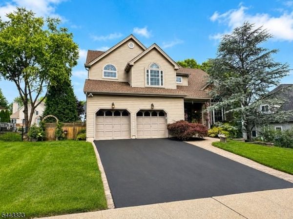 47 Kyle Dr, Lopatcong, NJ 08865