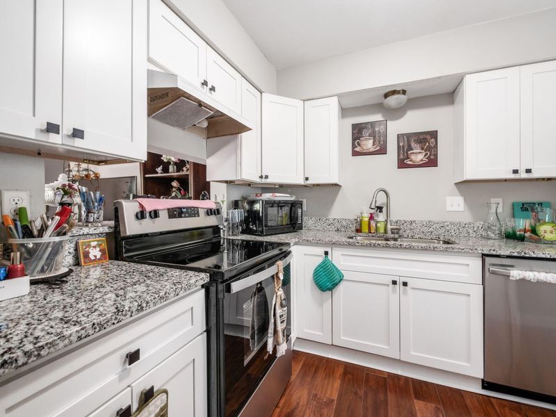 4936-4938 Magnolia Blossom Boulevard, Columbus, OH 43230 Photo 5