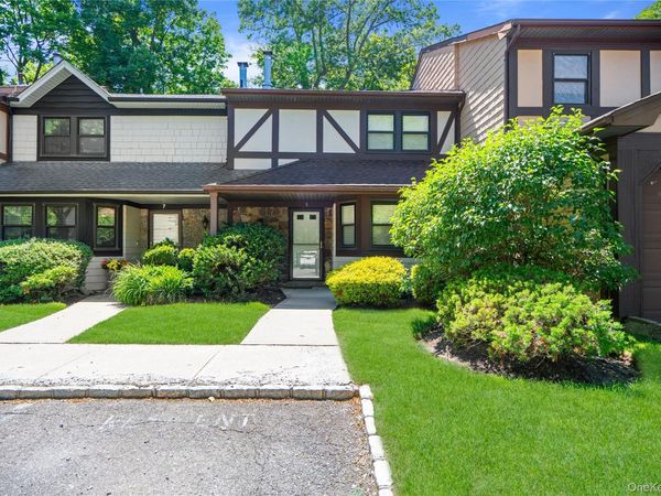 5 Pond Path , Woodbury, NY 11797