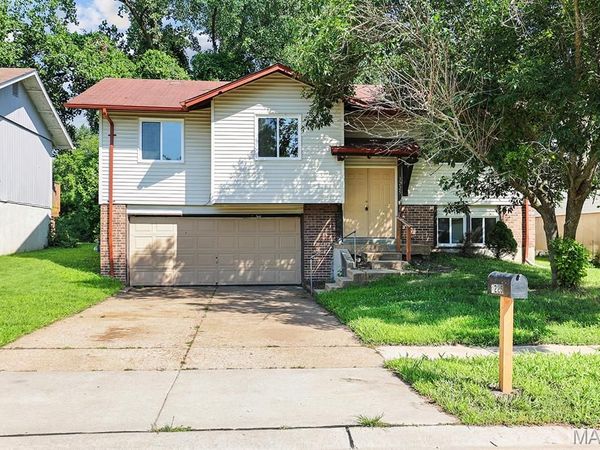 3225 Chicory Creek Lane , Florissant, MO 63031