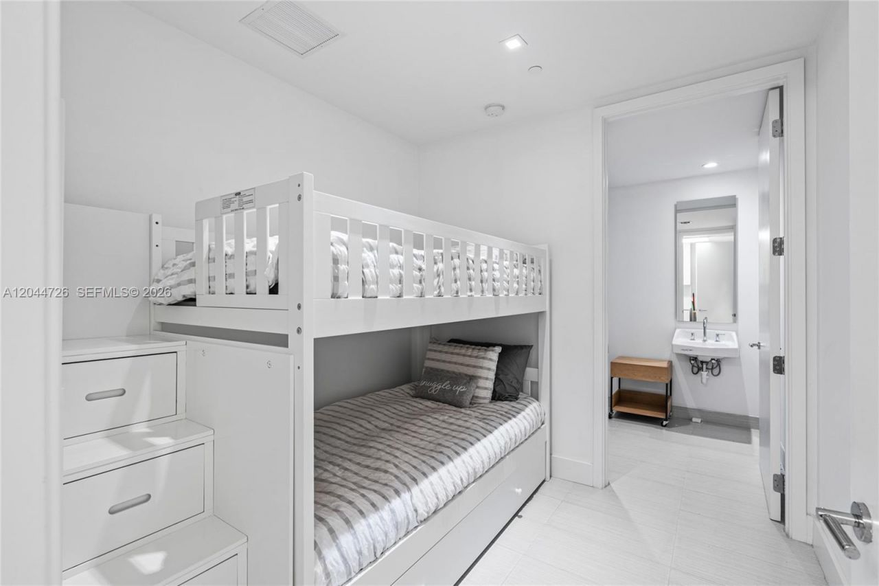 9349 Collins Ave, Unit 605, Surfside, FL 33154 Photo