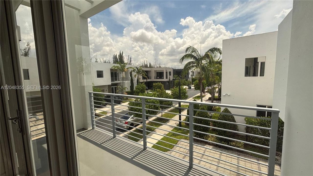 10108 NW 77th St , Unit 10108, Doral, FL 33178 Photo