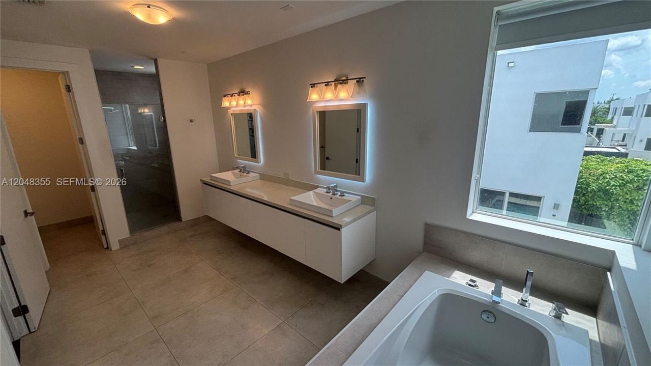10108 NW 77th St , Unit 10108, Doral, FL 33178 Photo
