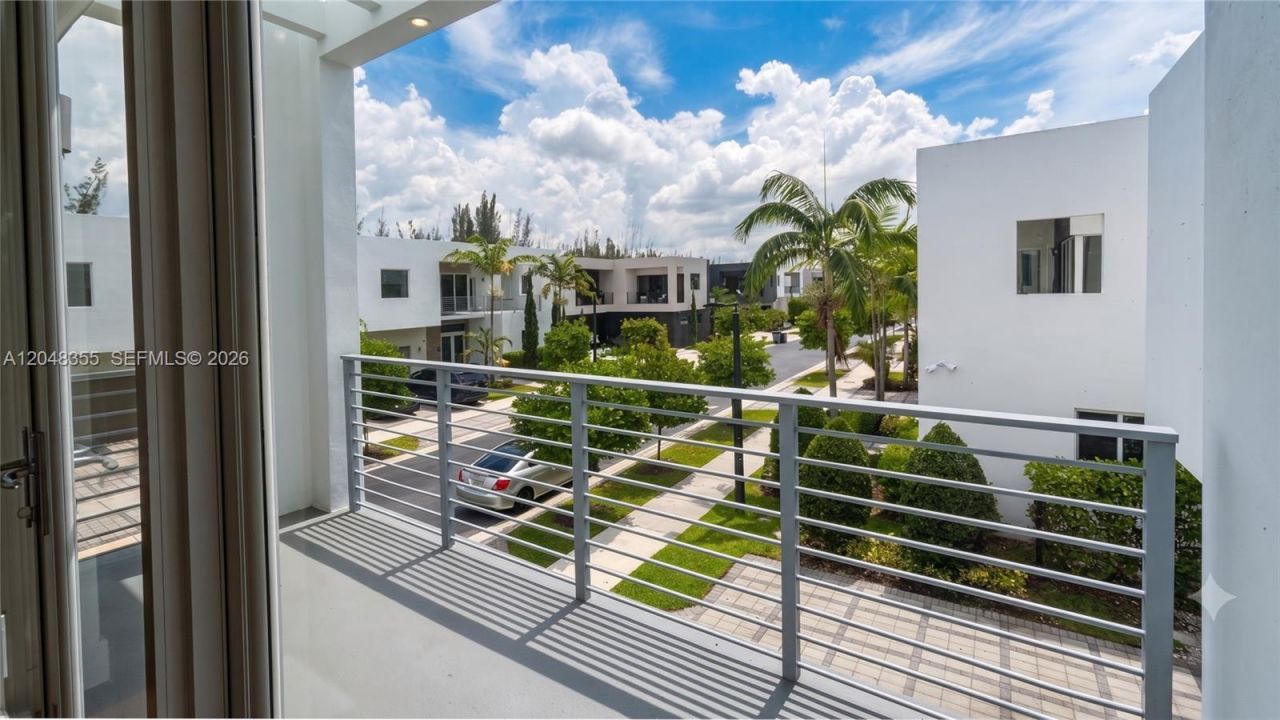 10108 NW 77th St , Unit 10108, Doral, FL 33178 Photo