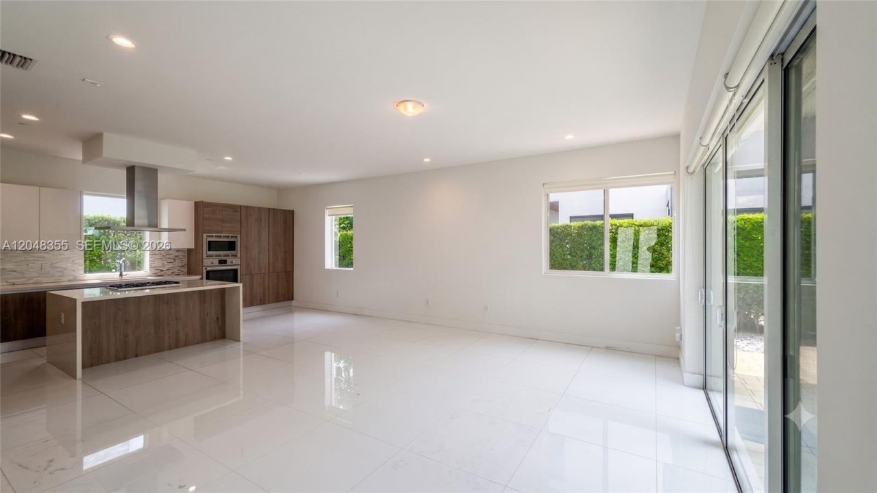 10108 NW 77th St , Unit 10108, Doral, FL 33178 Photo