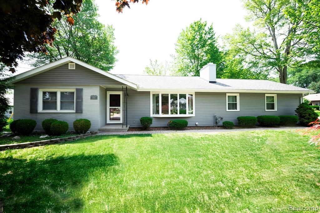 2016 Brandywine Lane, Port Huron, Mi 48060 Main Photo