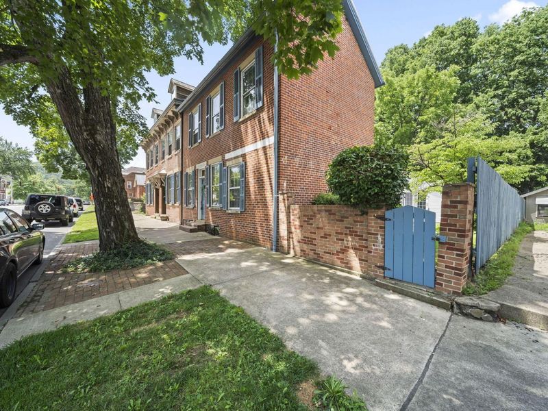 179 W Water Street, Chillicothe, OH 45601 Photo 2