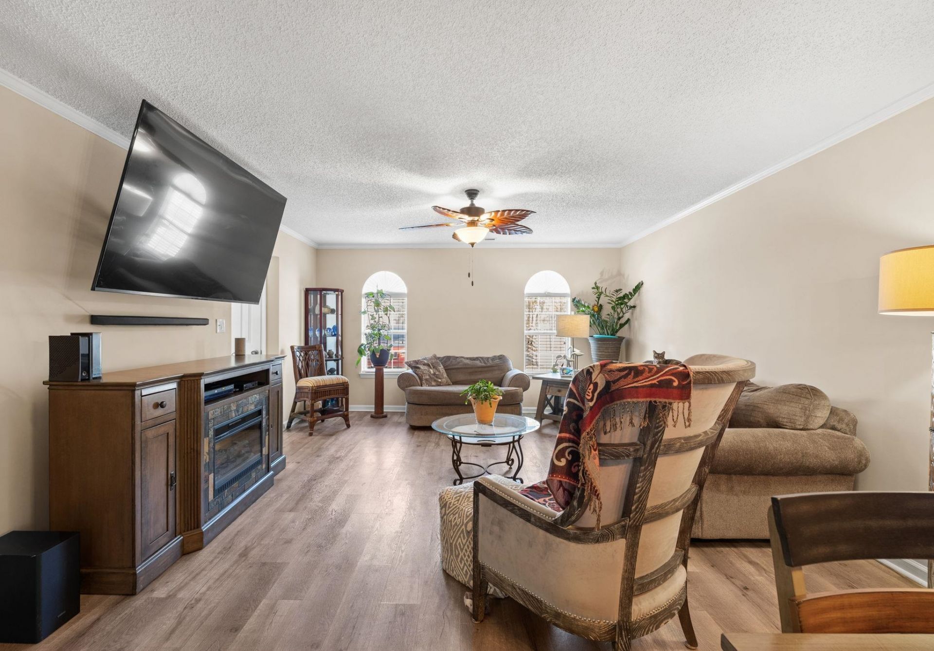 180 Parkway Ln. Photo 4