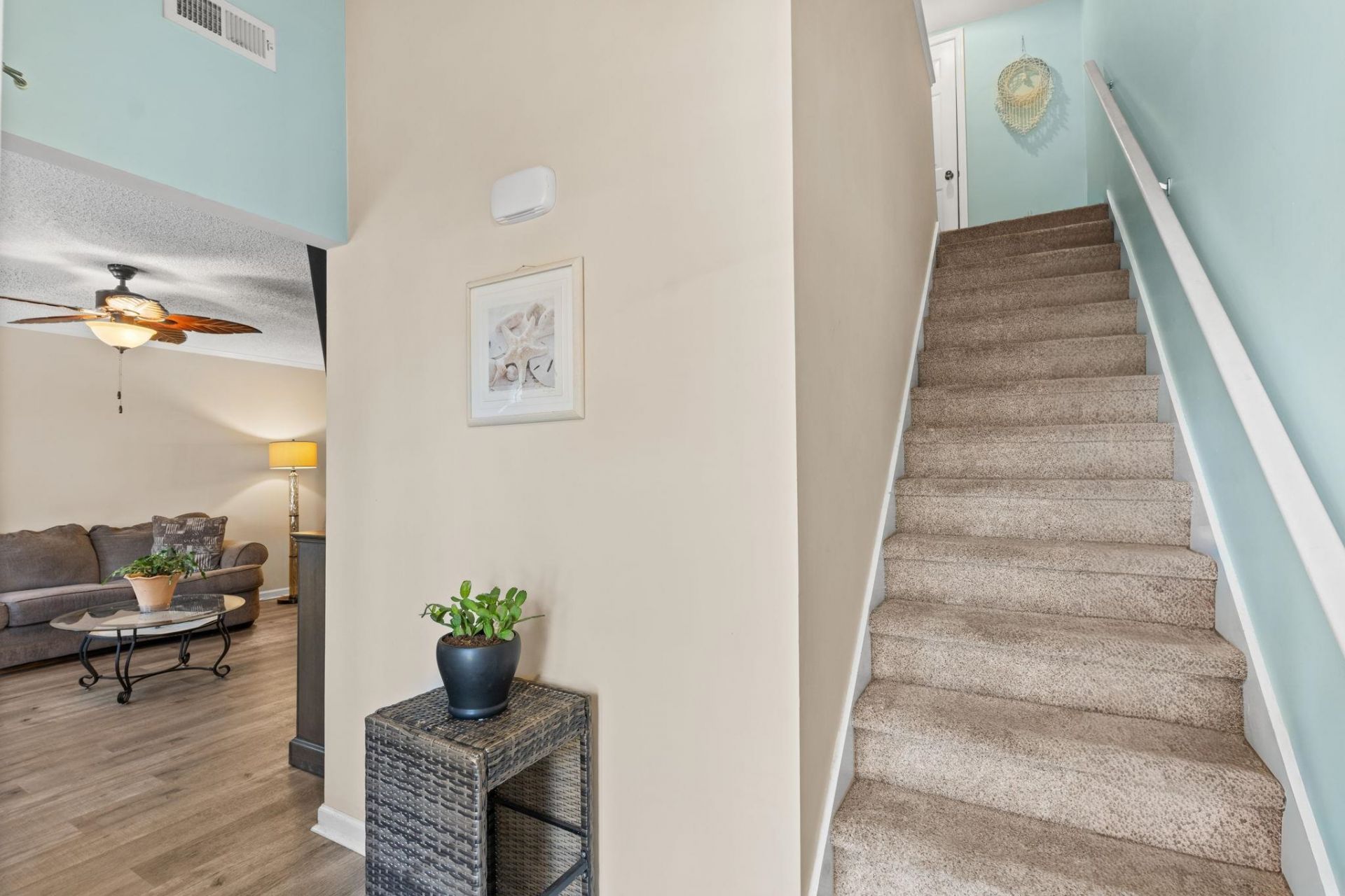 180 Parkway Ln. Photo 9