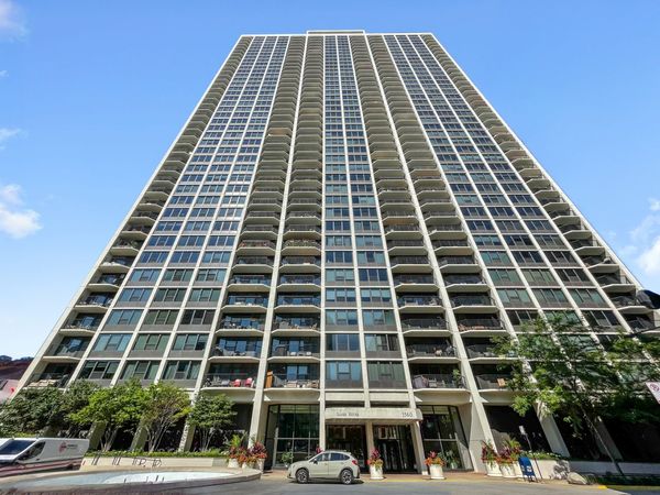 1560 N Sandburg Terrace , Unit 1210J, Chicago, IL 60610