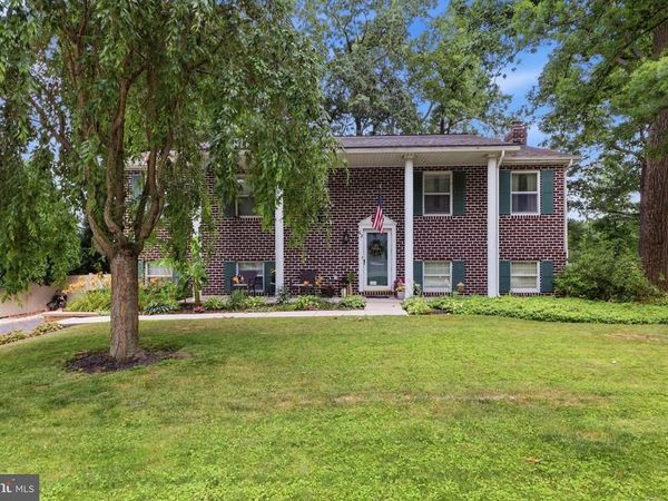 62 LAUREL DRIVE, HANOVER, PA 17331