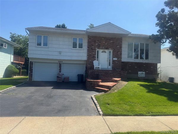 2955 Bond Drive, Merrick, NY 11566