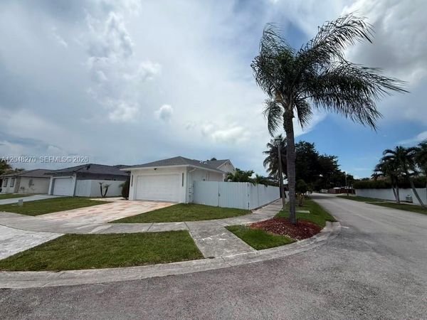 14305 SW 182nd Ter , Miami, FL 33177