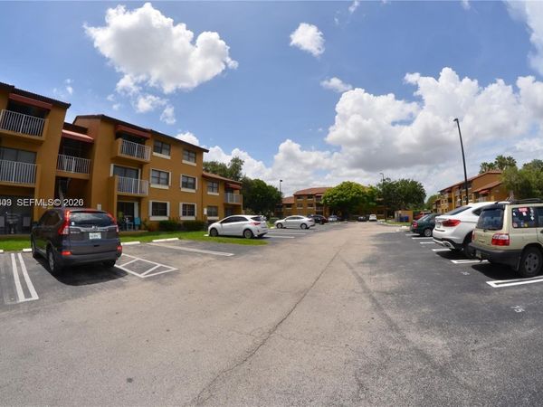 15630 SW 80th St, Unit I-210, Miami, FL 33193