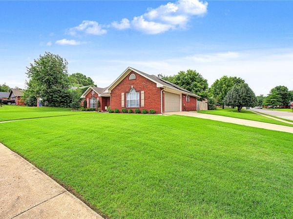 4479 W Cheyenne Drive , Fayetteville, AR 72704