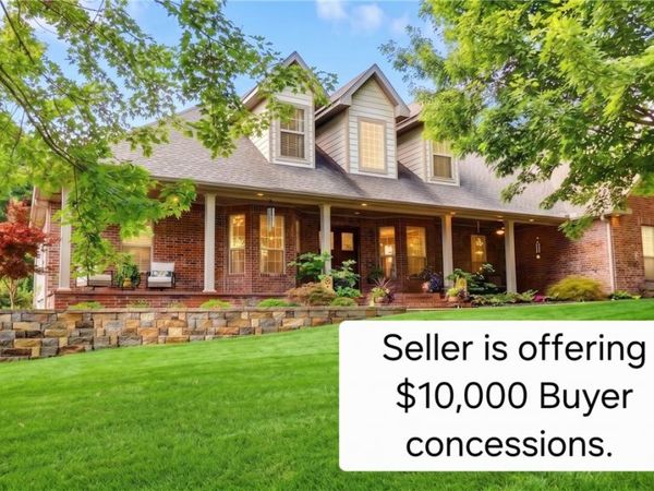 2305 E Whispering Oaks Lane , Fayetteville, AR 72701
