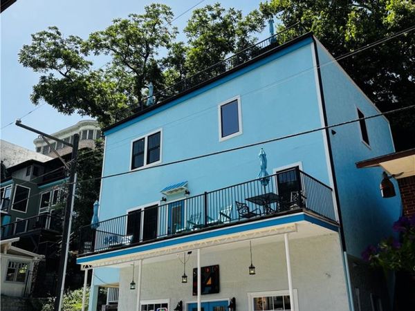 34 N Main Street , Eureka Springs, AR 72632