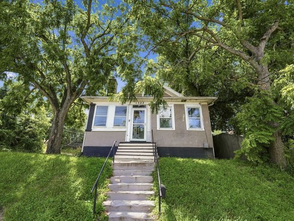 1522 Bridge Avenue , Davenport, IA 52803