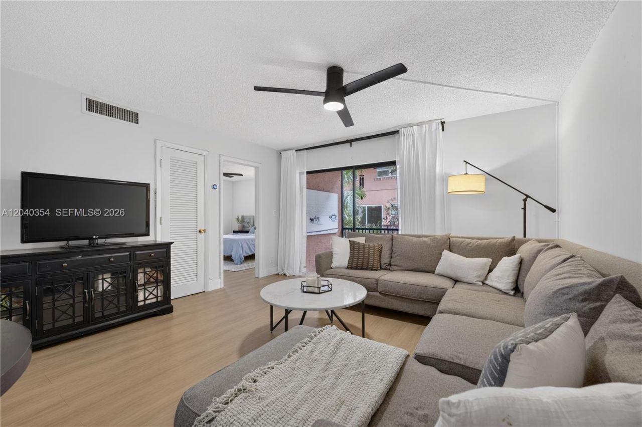 630 Tennis Club Dr, Unit 107, Fort Lauderdale, FL 33311 Photo