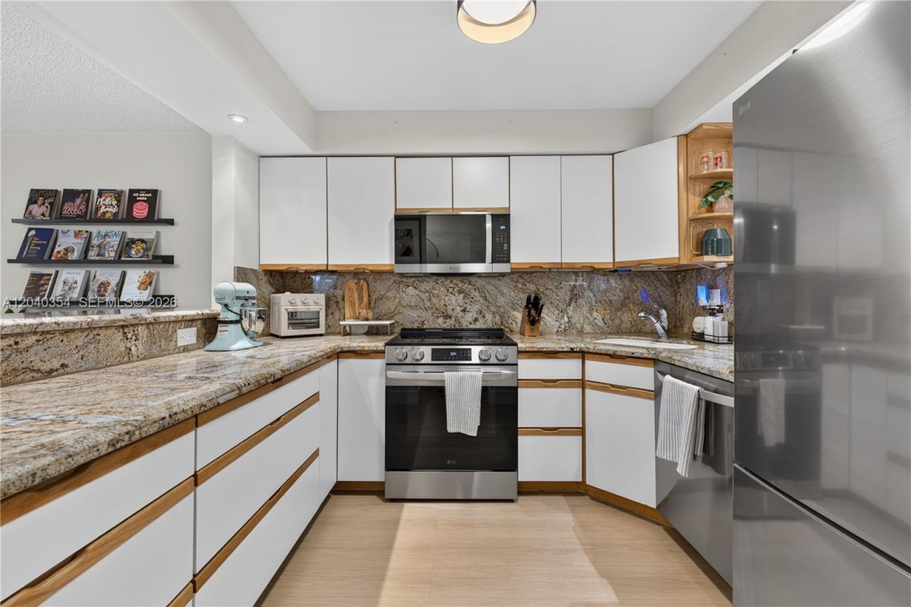 630 Tennis Club Dr, Unit 107, Fort Lauderdale, FL 33311 Photo