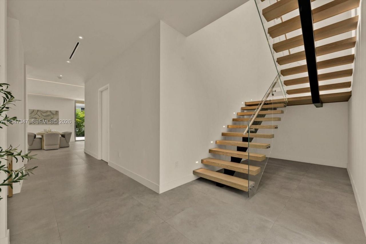 7701 Coquina Drive, North Bay Village, FL 33141 Photo