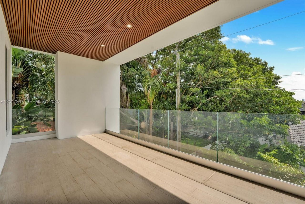 7701 Coquina Drive, North Bay Village, FL 33141 Photo