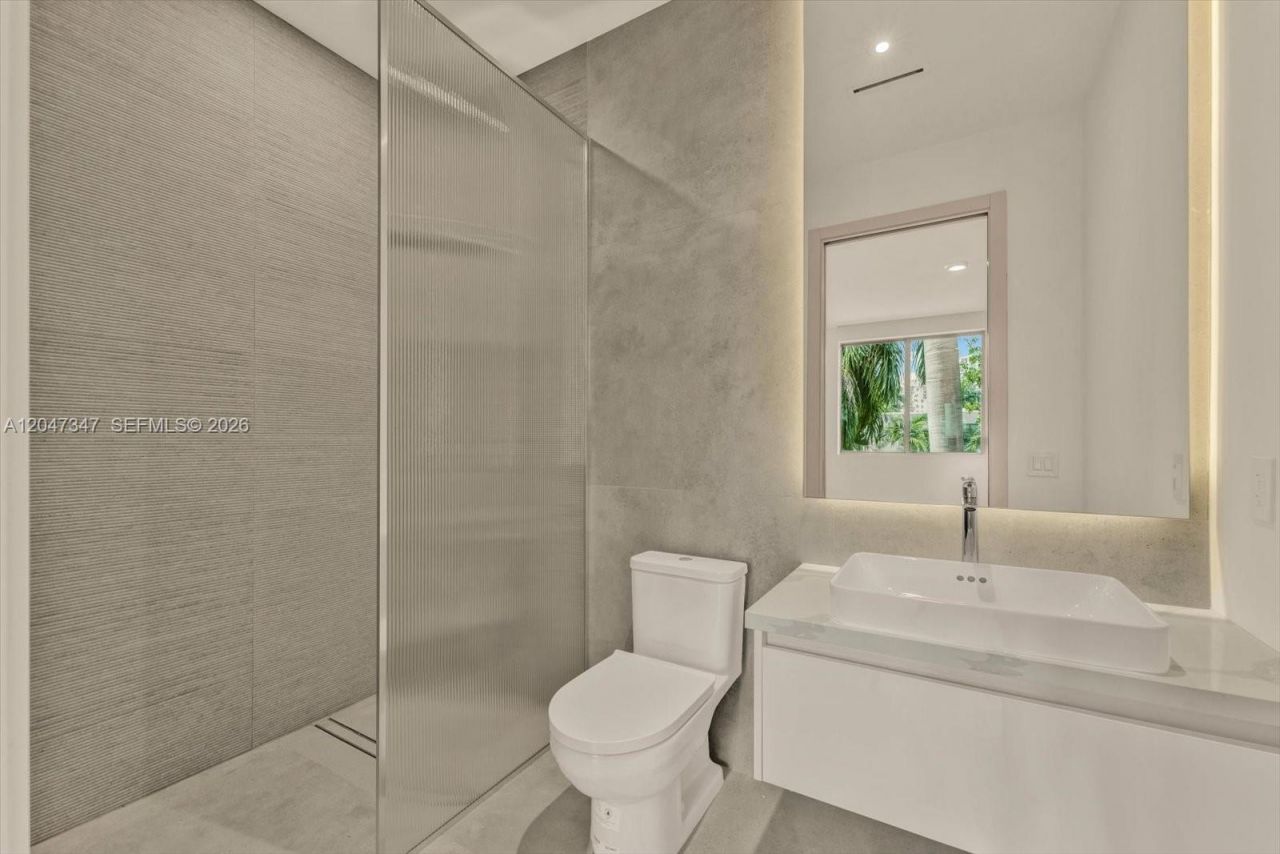 7701 Coquina Drive, North Bay Village, FL 33141 Photo