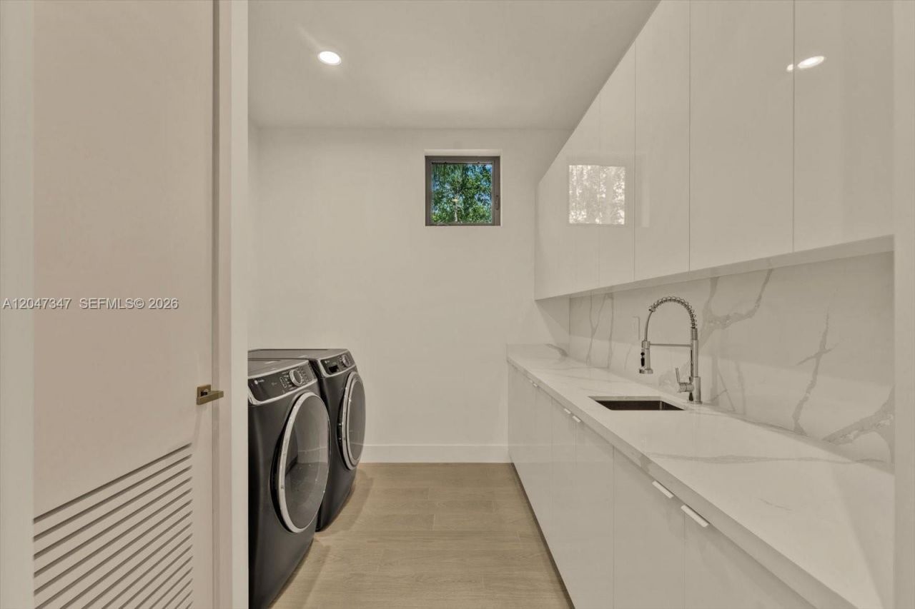 7701 Coquina Drive, North Bay Village, FL 33141 Photo