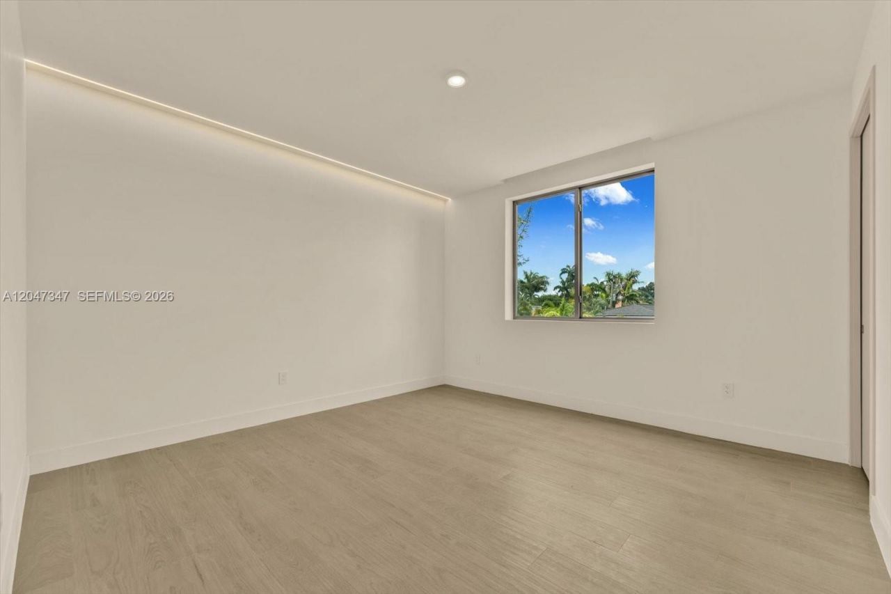 7701 Coquina Drive, North Bay Village, FL 33141 Photo