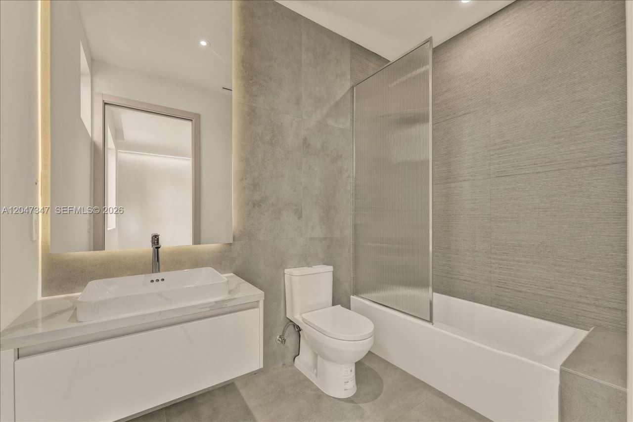 7701 Coquina Drive, North Bay Village, FL 33141 Photo