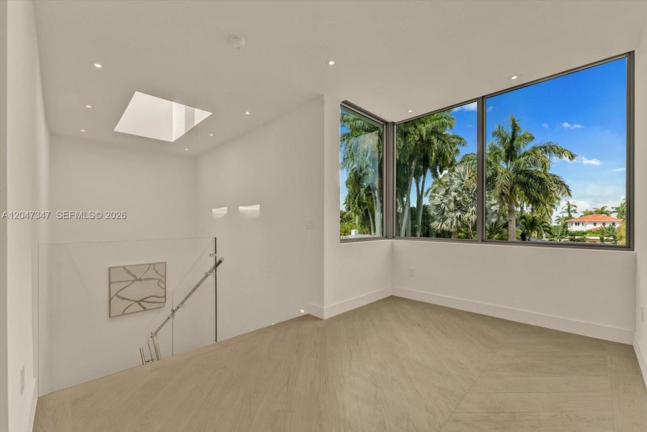 7701 Coquina Drive, North Bay Village, FL 33141 Photo