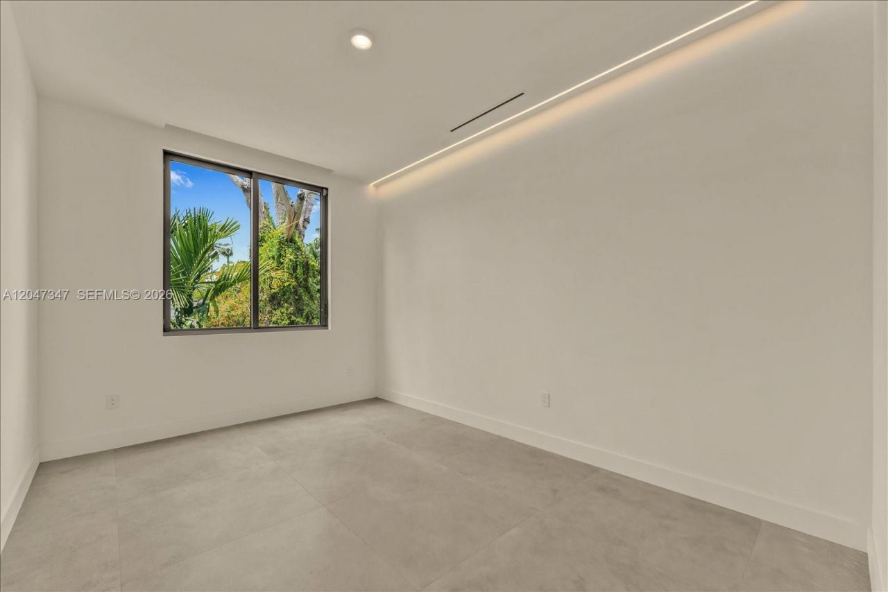 7701 Coquina Drive, North Bay Village, FL 33141 Photo